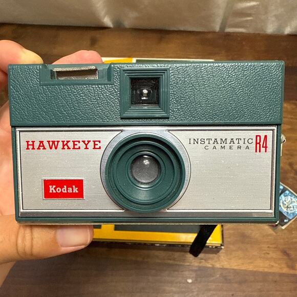 Vintage 60's Kodak Hawkeye Instamatic R4 Camera + Flashcubes UNTESTED PARTS ONLY - Picture 8 of 15